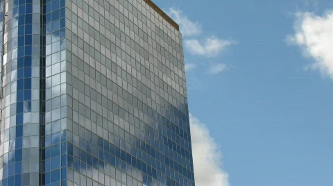 HOUSE and CLOUDS panoram Stock-Footage 539680