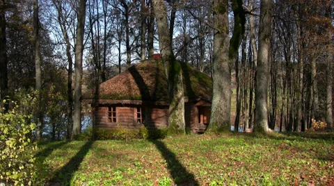 House in  autumn forest 스톡 동영상 2673098