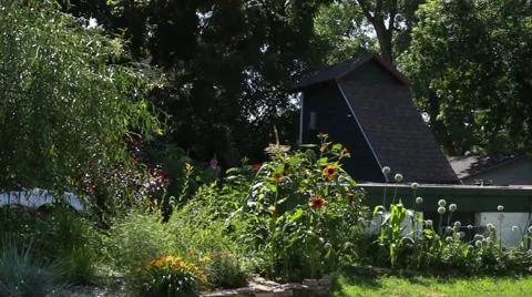 House built partially underground for tornado protection 스톡 동영상 40343978