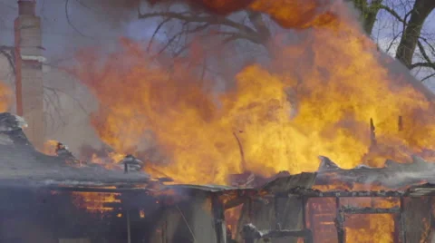 House burns down all the way Stock Footage 61173533