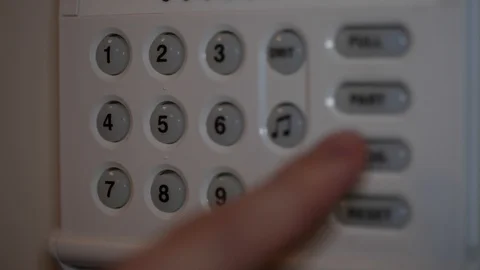 House Code Alarm being Set by white male Vidéo 97179248