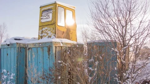House container in the winter forest Video stock 81052815