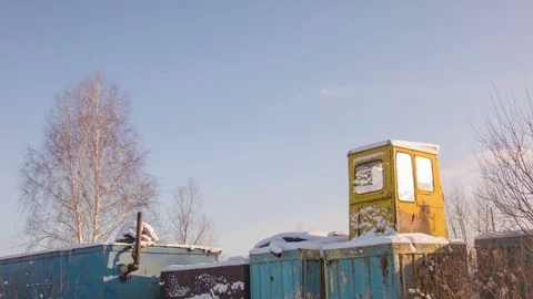House container in the winter forest Video stock 81053116