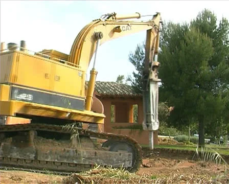 House demolition Stock Footage 25910835
