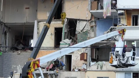 House explosion: from the rubble they took out the body of the fifth victim. Stock Footage 133220632