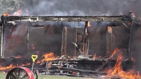 House Fire 60fps 動画素材 50086986