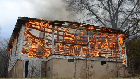 House on fire Video stock 71088009