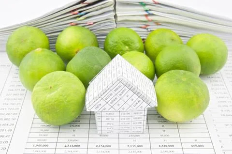 House in front of lemon Stock Photos