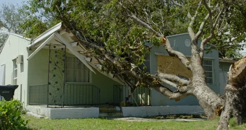 House with Hurricane Damage 動画素材 127196593