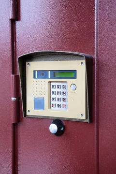 House intercom with RFID key and keypad in multi store building, close-up vie Foto stock