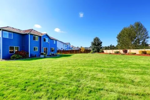 House with large backyard area Stock Photos