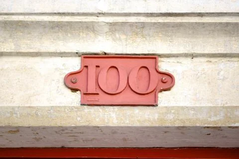 House number 100 Stock Photos