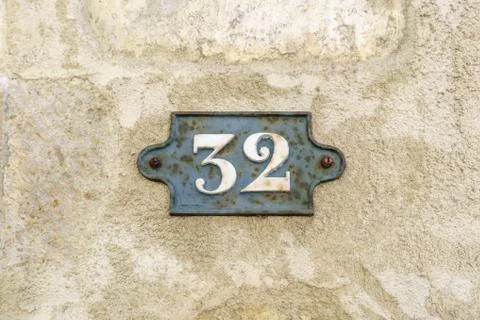 House number 32 Stock Photos