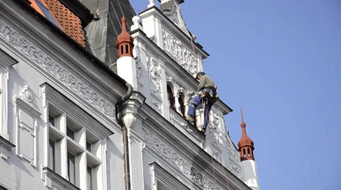 House painter at work 库存影片 32974555