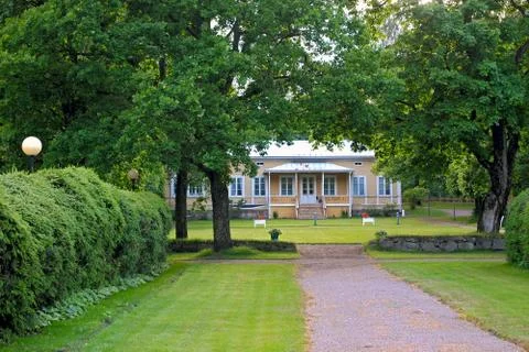 House in the Park. Фото