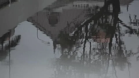 HOUSE REFLECTION ON THE WATER 動画素材 139762141