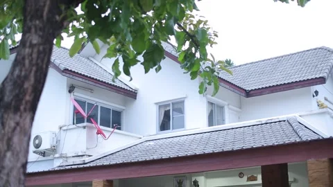 House shift focus and pan right Stock Footage 147910037