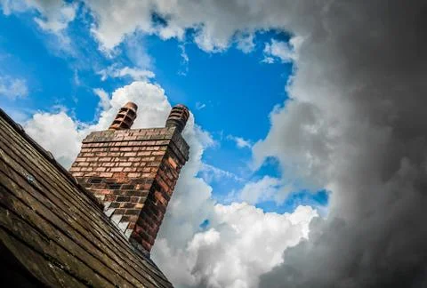 House In Storm Foto stock