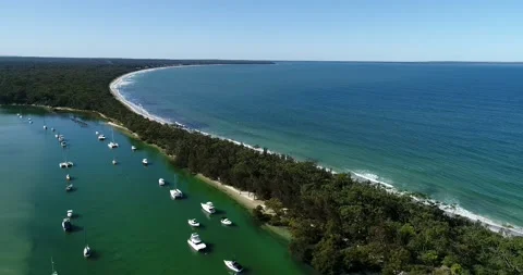 Hover over Myola kite white sandy beach on Jervis bay near Huskisson – 4k. Stock Footage 138291559