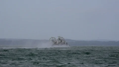 Hovercraft in storm passenger ferry from Portsmouth to the Isle of white UK 4K Vídeo Stock 114653473