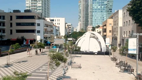 Hover,drones,top view. city, tel aviv Roofs,  avenue of trees in the city 스톡 동영상 125462175