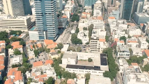 Hover,drones,top view. city, tel aviv Roofs,  avenue of trees in the city 스톡 동영상 125462250