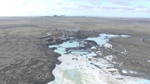 Hovering Blue lagoon in Iceland Video stock 83997808