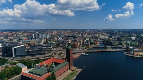 Hovering over city hall. Video stock 104123438