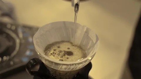 How to brew manual coffee without a special machine 스톡 동영상 265934425