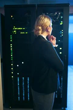 How can I make this more secure. an unrecognizable IT specialist standing alone Foto stock
