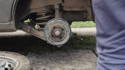 How To Change a Car Wheel Vídeo Stock 82744552