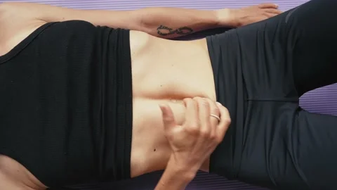 How to check diastasis recti on her own belly. Anti-cellulite massage. Face is Видео 192223754
