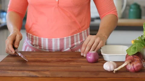 How to chop onions Stock-Footage 54777826