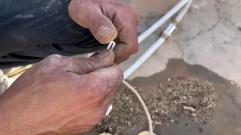 How to Cut and Peel Outer Cable Insulation for Electrical Wiring 库存影片 345611792