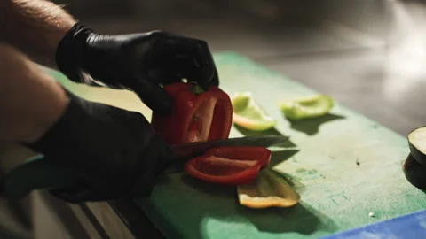 How to Cut a Bell Pepper on a Cutting Board Vidéo 262187087