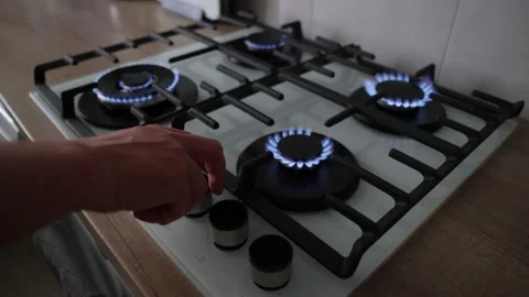 How To Decrease Gas Consumption. Stove Top Decreasing Natural Gas Consumption 库存影片 202069997