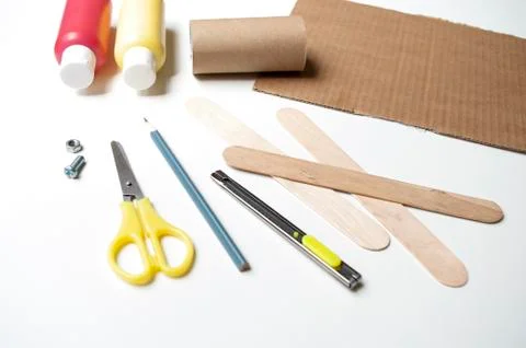 How to make airplane. Hand made toy,zero waste from toilet paper roll and pop Foto stock