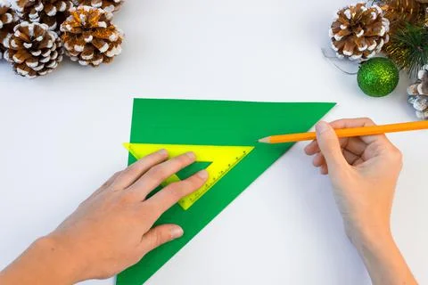 How to make a creative Christmas tree from colored paper and glue 写真素材