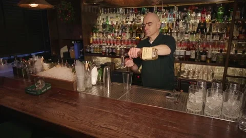 How to make a Makers Milk Punch cocktail this Christmas Stock Footage 148631461