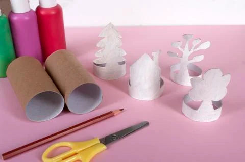 How to make trees. Daily activities, diy for kids, zero waste, eco toys hand  Stock Photos