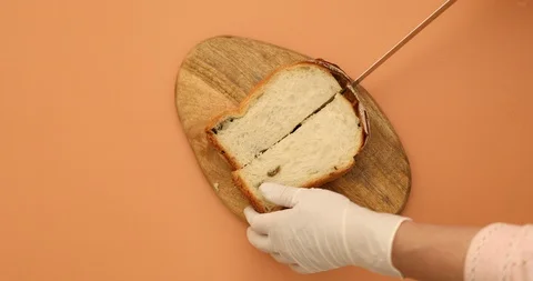 How to making bread pudding ( french toast) with egg and milk Video stock 128871483