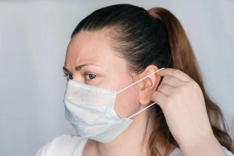 How to remove mask - side Foto stock