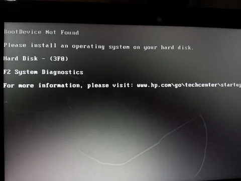 Hp Laptop displaying system alert message, boot device not found. Foto stock