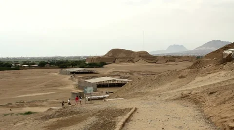 Huaca del Sol and archaeological excavations 스톡 동영상 22056000