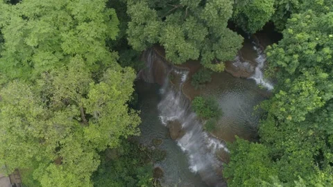 Huai Mae Khamin Waterfall Video stock 153138658