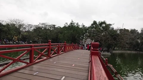 The Huc Bridge in Hanoi 库存影片 298163725