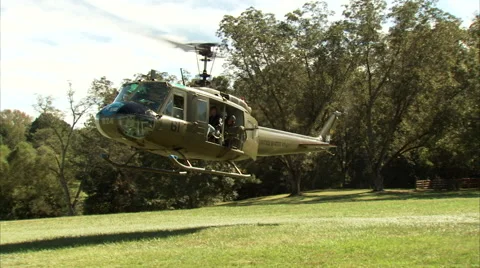 Huey Helicopter Take Off Vídeo Stock 46307451