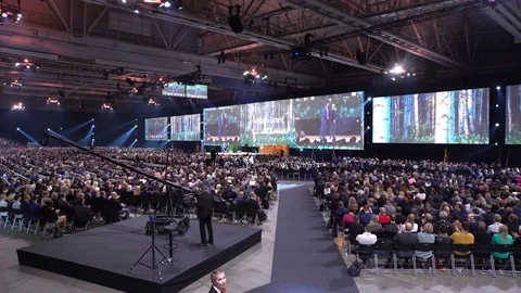 Huge audience listens to the speaker. Stock Footage 80921373