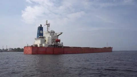 Huge bulk carrier ship Stock Footage 65335189