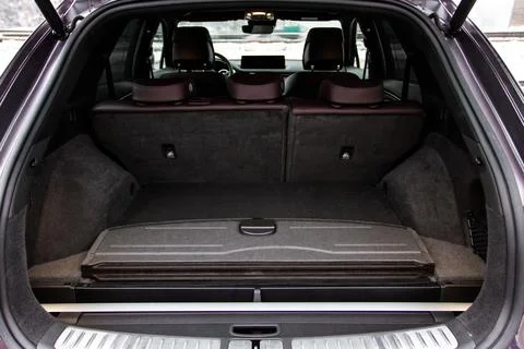 Huge, clean and empty car trunk in interior of compact suv. Rear view of a SU Foto stock